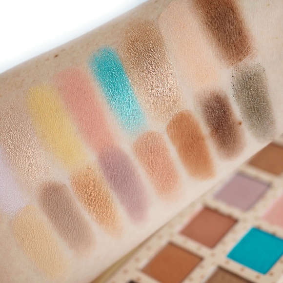 ONE NEW KYLIE KSHADOW TAKE ME ON VACATION PALETTE - Picture 7 of 8